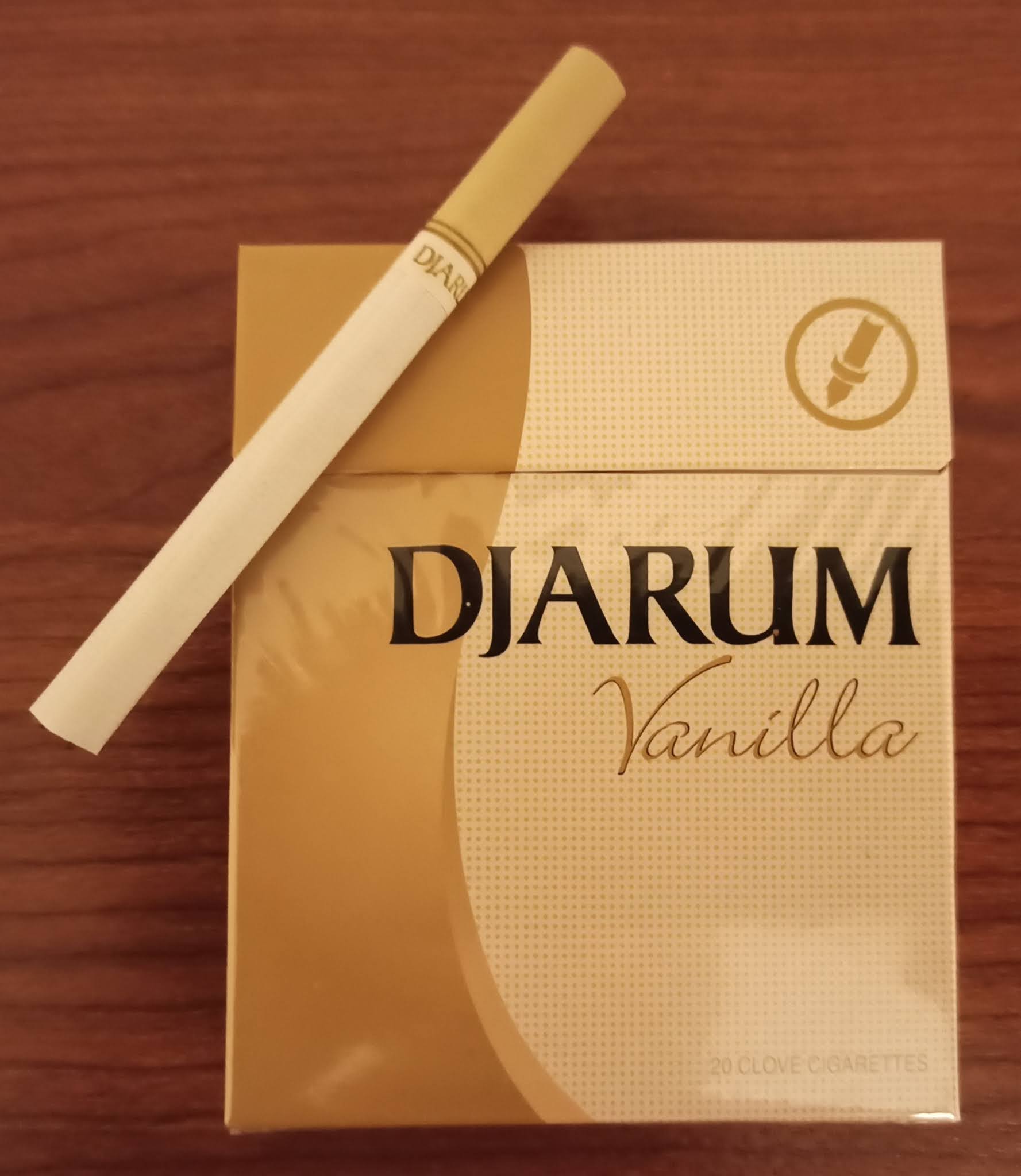 Djarum Black (Karanfil) ve Cherry (Vişne)